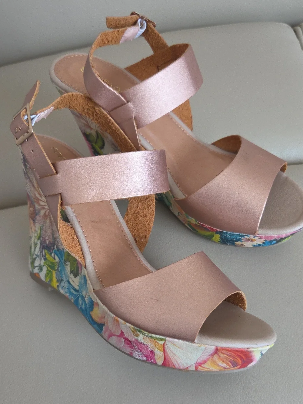 Sociology Pink Floral-Print Wedge Sandals Size 10